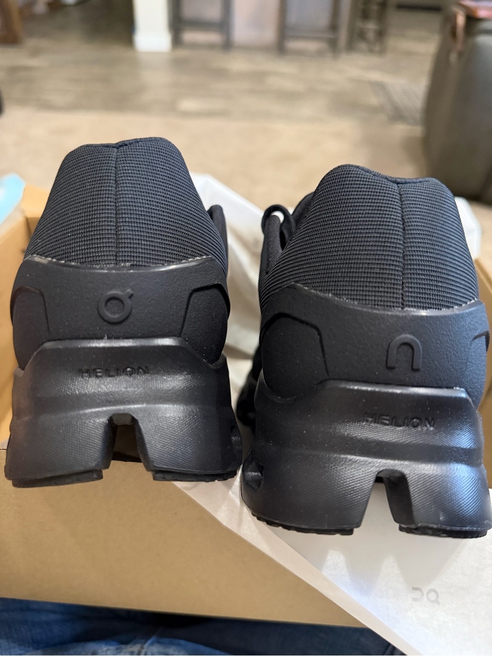 On Cloudstratus All-Black Running Sneakers - Picture 4 of 6